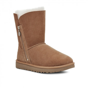 UGG Bailey Zip Short Chestnut